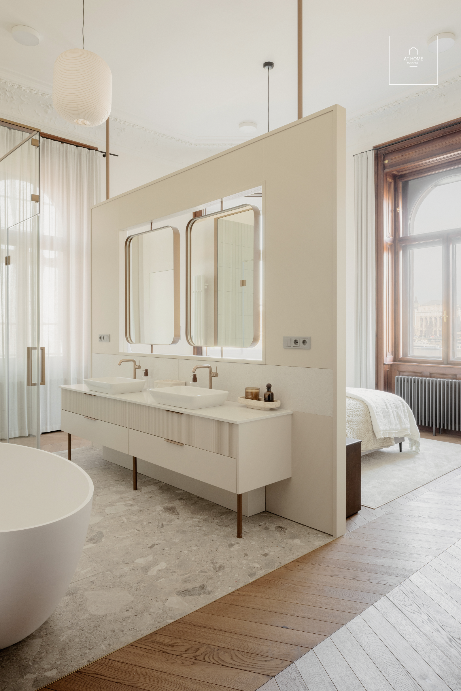 Refurbished 3-bedroom apartment with beautiful panoramic view on the Danube in Tabán, 1st district