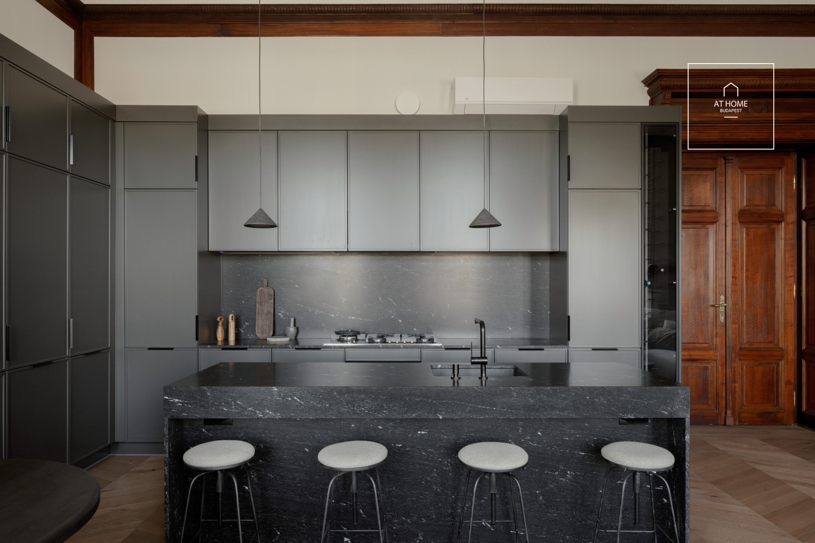 Felújított, dunai panorámás 3 hálószobás lakás, 1. kerület, Tabán