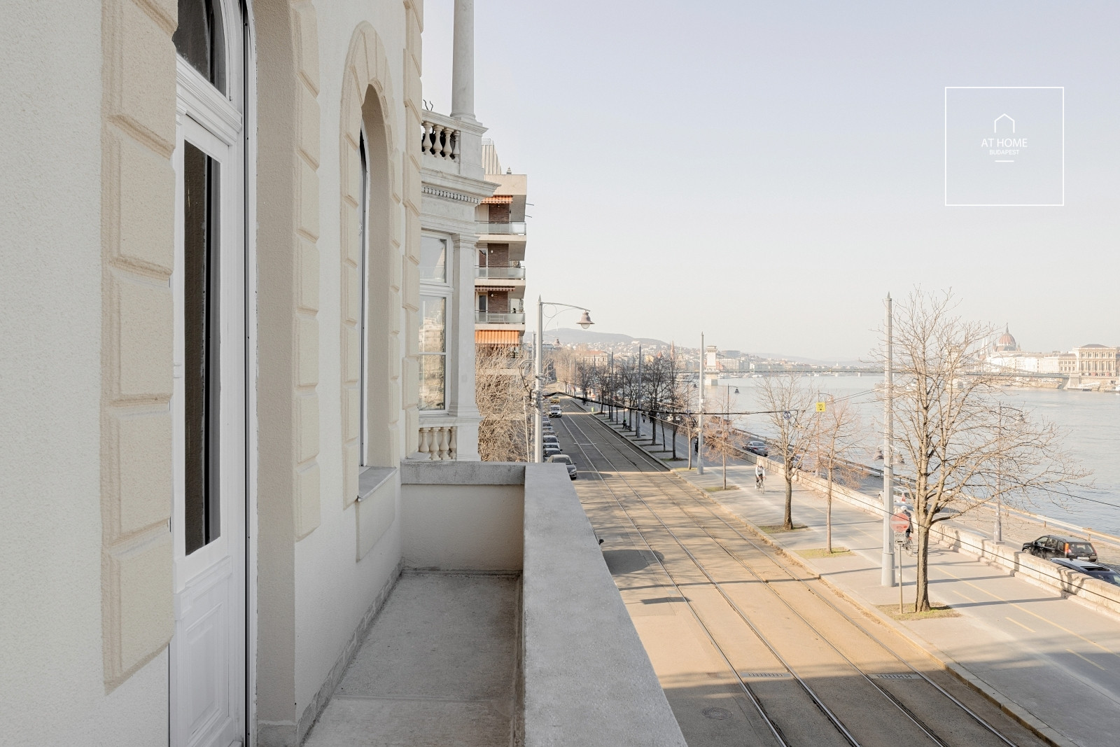 Refurbished 3-bedroom apartment with beautiful panoramic view on the Danube in Tabán, 1st district
