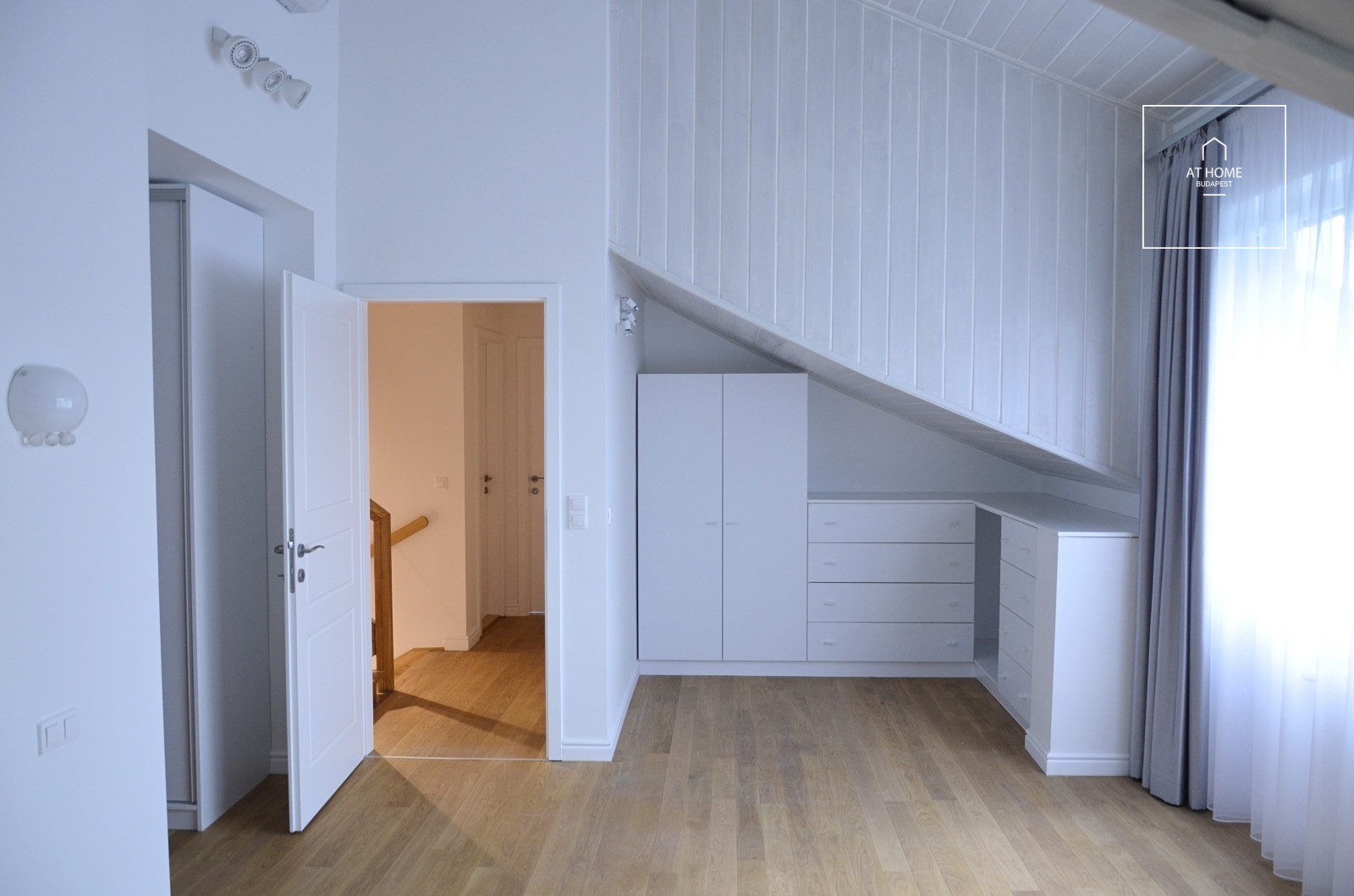 Beautiful semi- detached house for rent in Budapest II. district, Törökvész