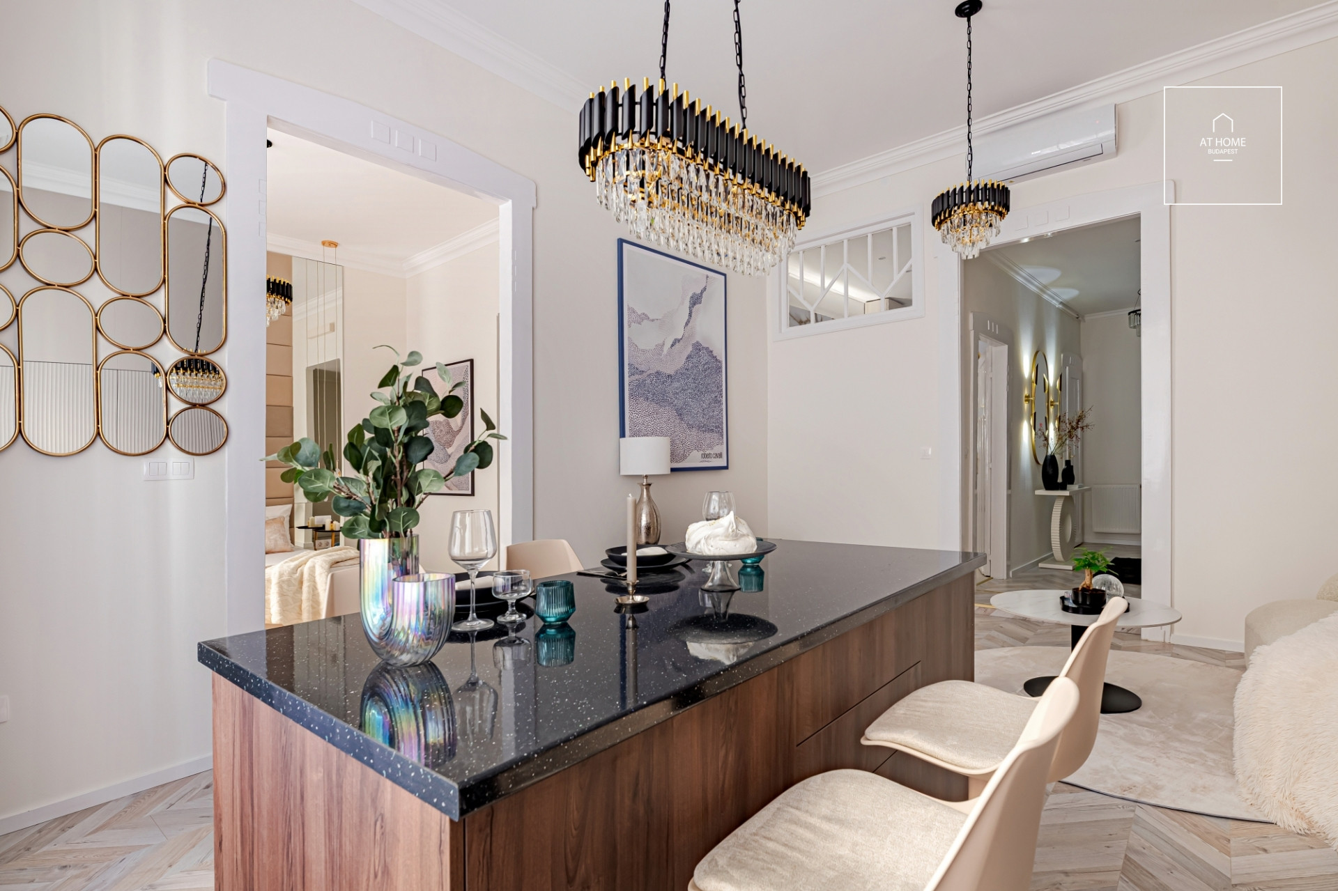 Beautiful, renovated 63 sqm apartment for sale in Újlipótváros, Budapest’s 13th district.