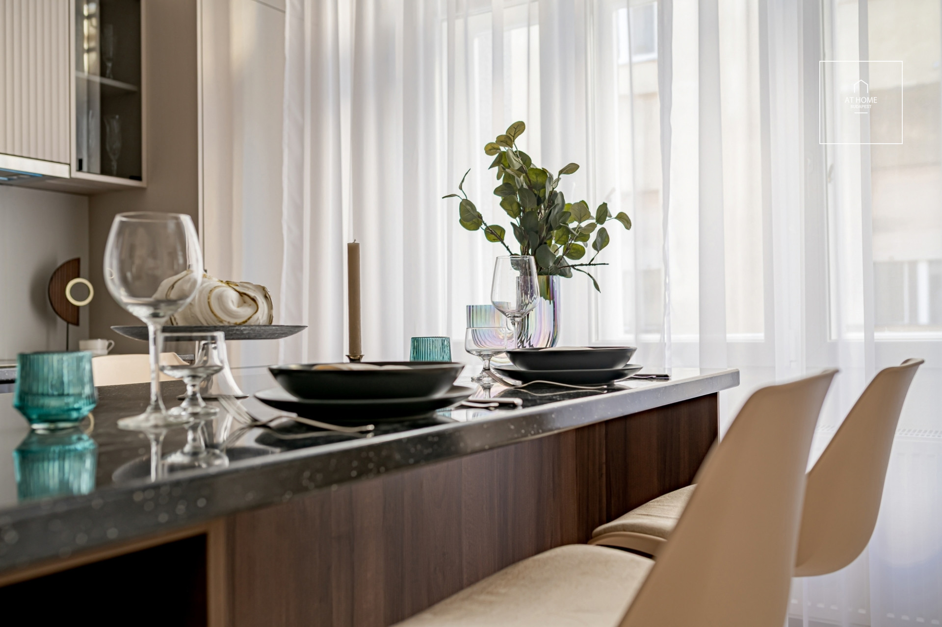 Beautiful, renovated 63 sqm apartment for sale in Újlipótváros, Budapest’s 13th district.