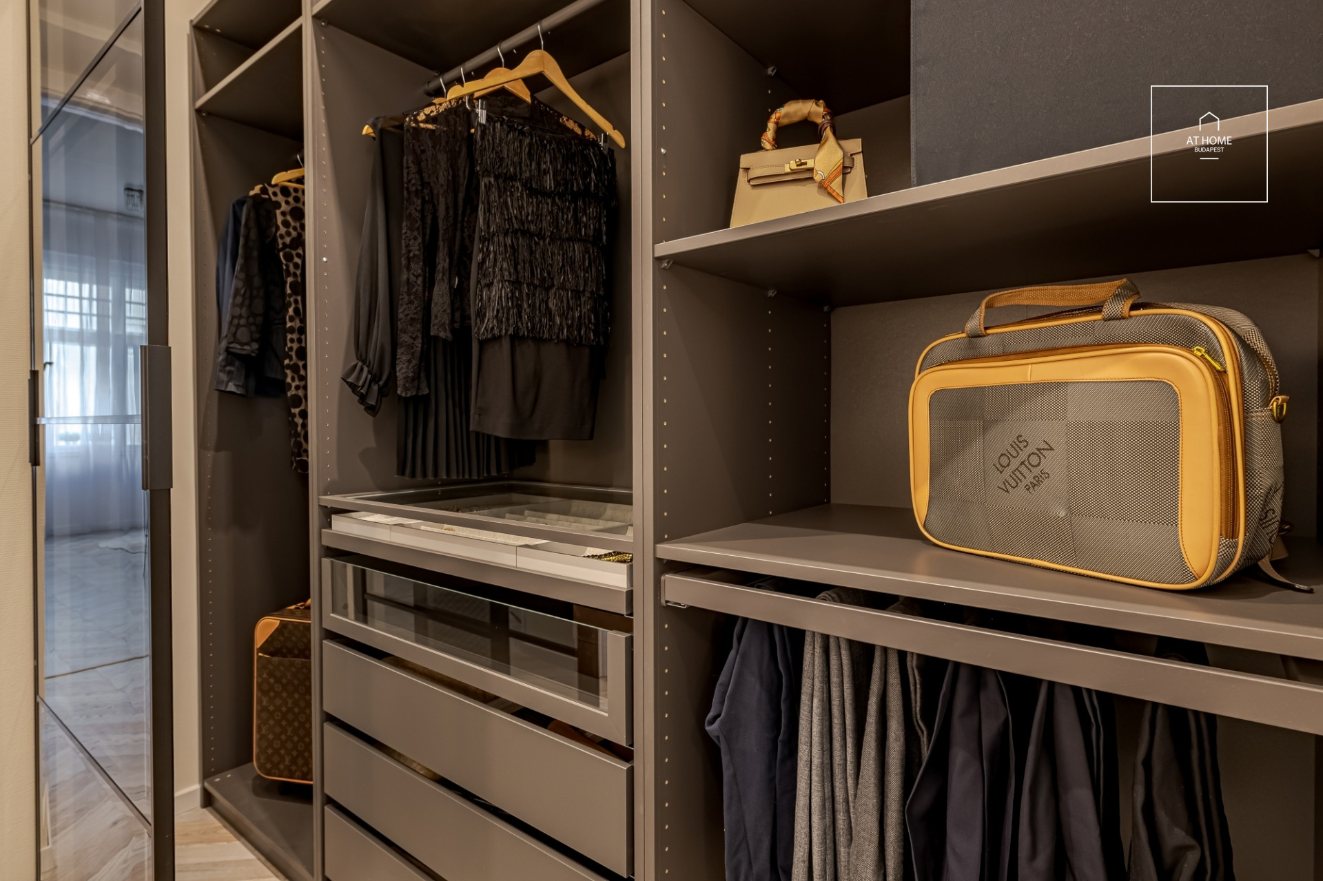 Beautiful, renovated 56 sqm apartment for sale in Újlipótváros, Budapest’s 13th district.