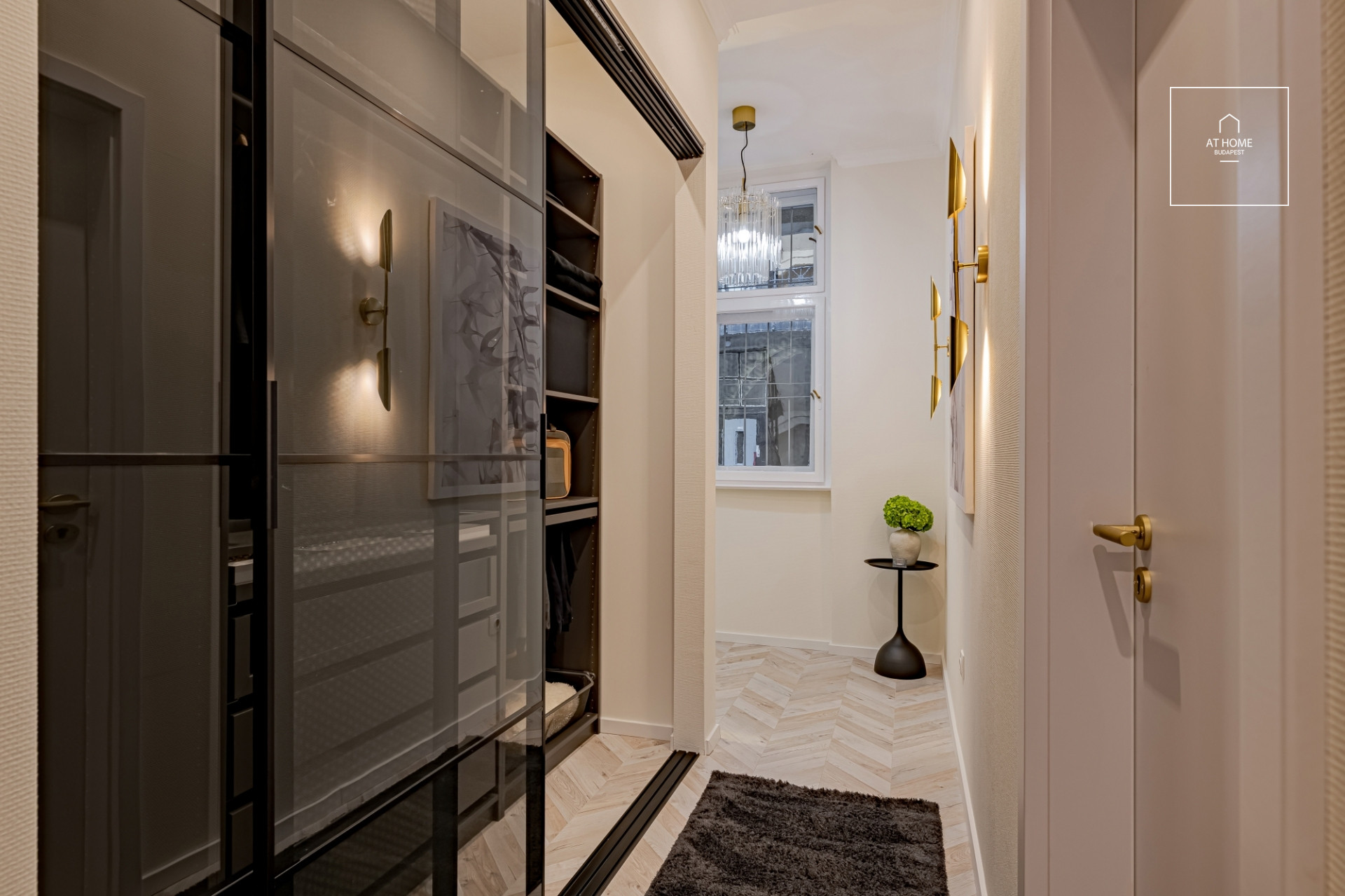 Beautiful, renovated 56 sqm apartment for sale in Újlipótváros, Budapest’s 13th district.