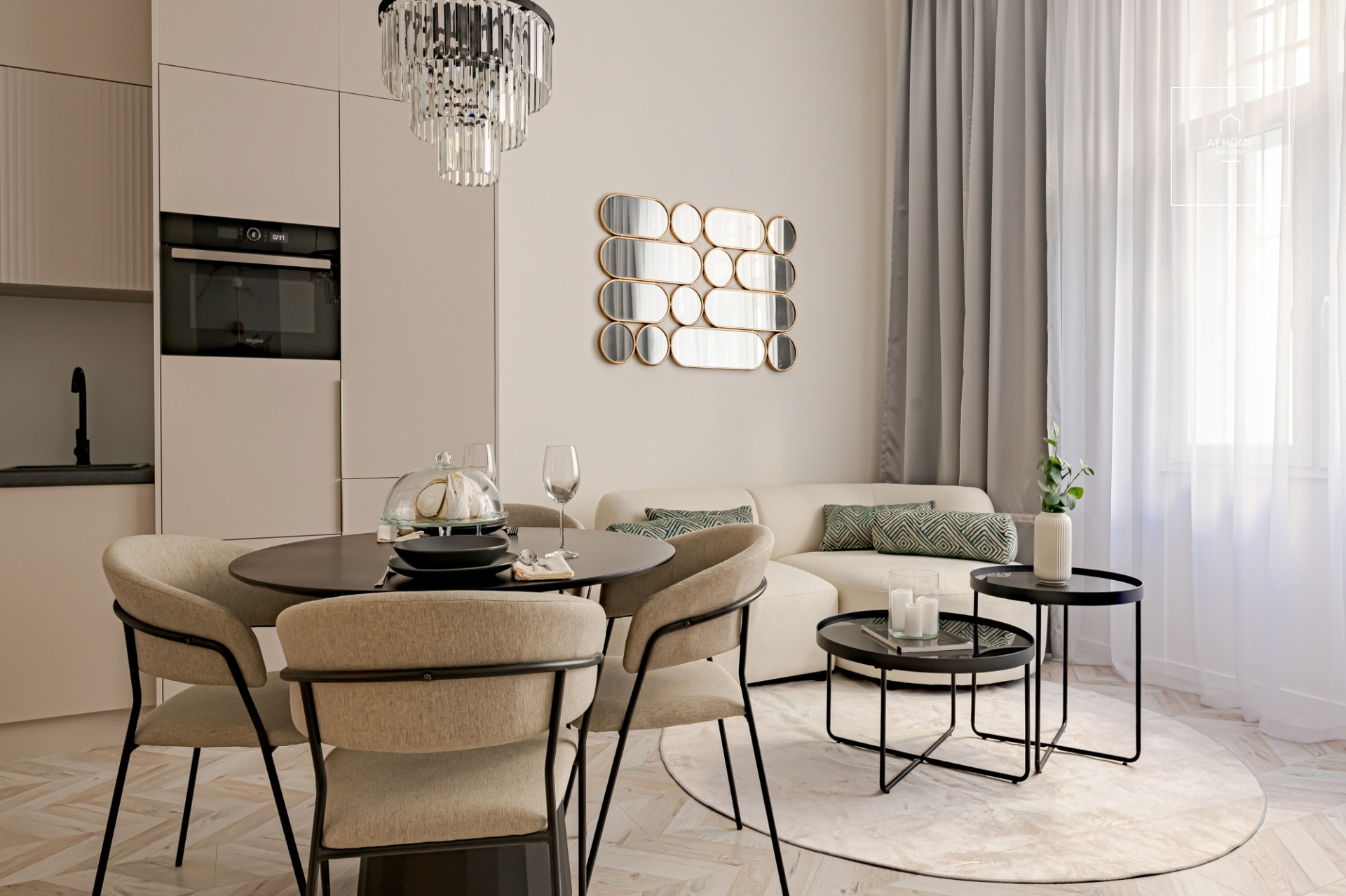 Beautiful, renovated 56 sqm apartment for sale in Újlipótváros, Budapest’s 13th district.