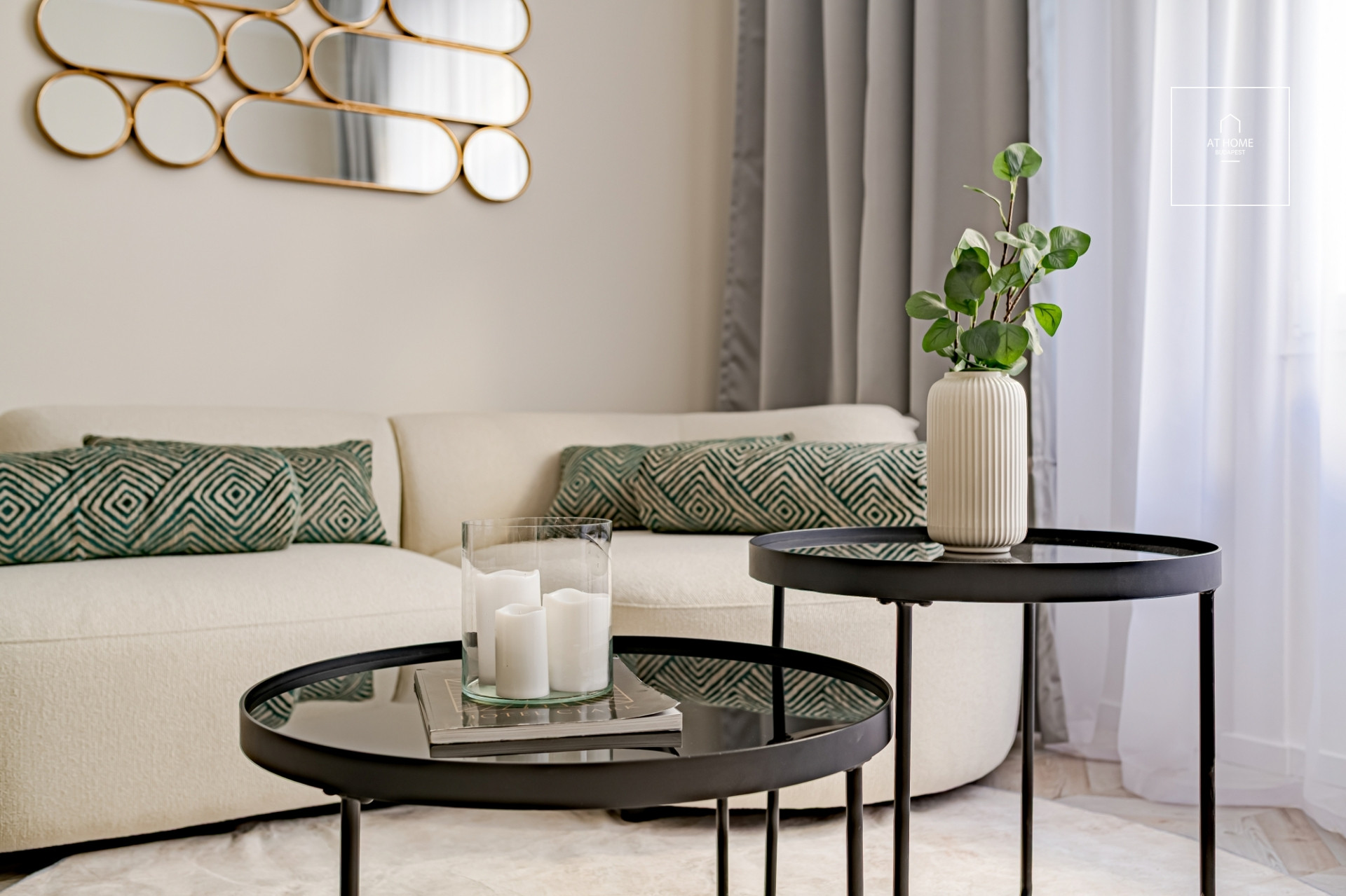 Beautiful, renovated 56 sqm apartment for sale in Újlipótváros, Budapest’s 13th district.