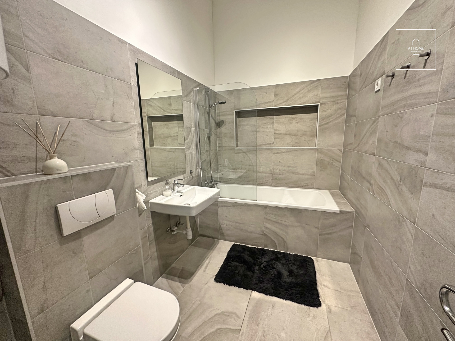 Two bedroom apartment in the 5th district