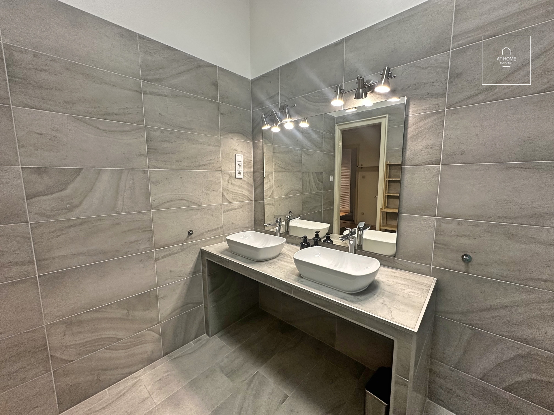 Two bedroom apartment in the 5th district