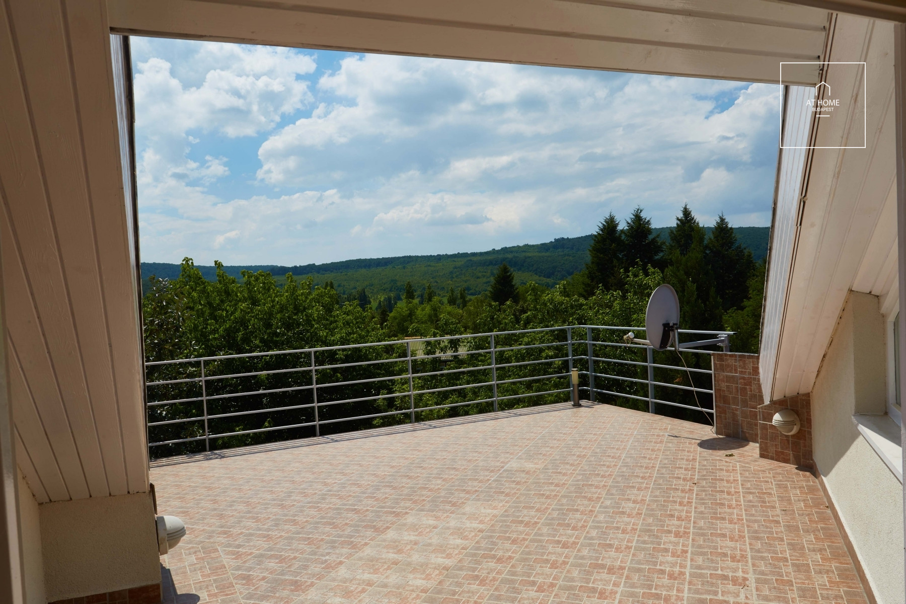 Sunny detached house for rent  II/A. district, Remetekertváros