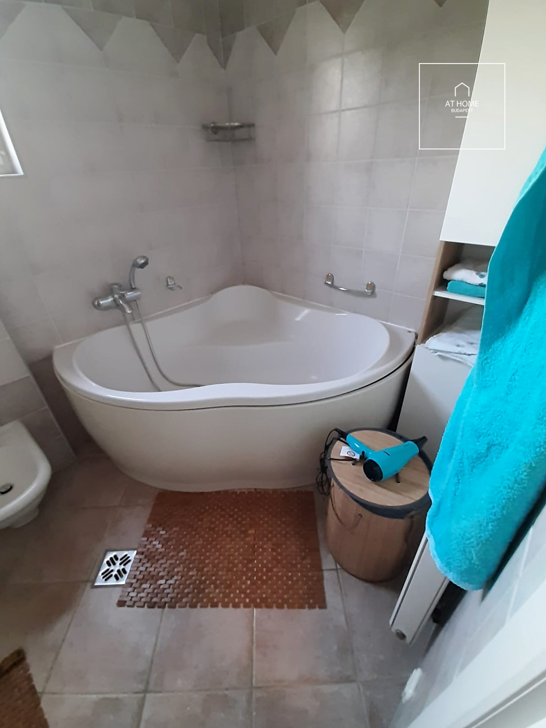 Panoramic 120 sqm pet-friendly apartment with 3 bedrooms in Budapest’s 11th District