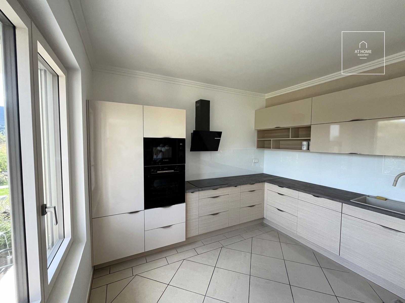 146 sqm panoramic apartment with 3 bedrooms in Budapest’s 2nd district, Pasarét