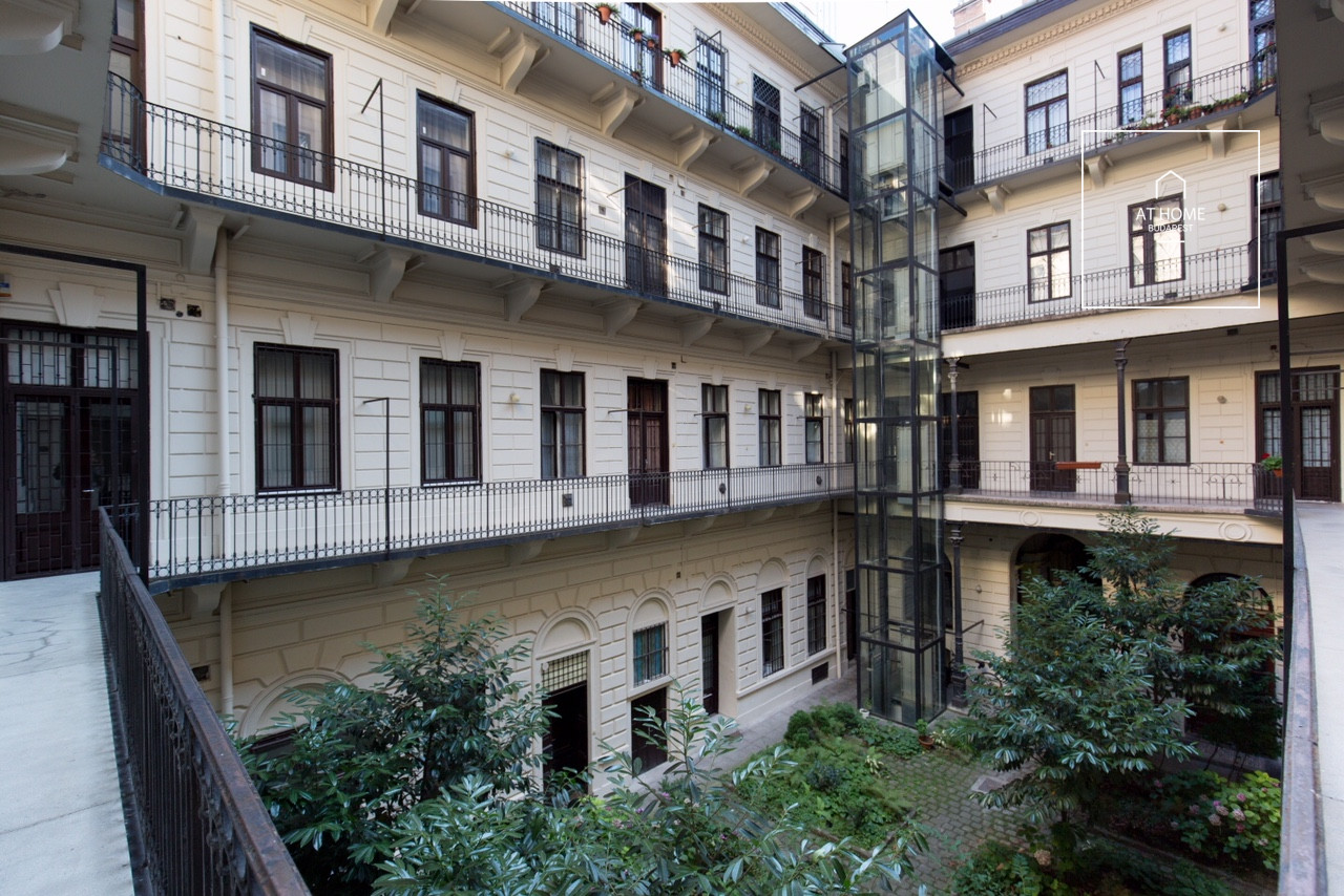 Fully furnished two-bedroom apartment in the heart of the city center