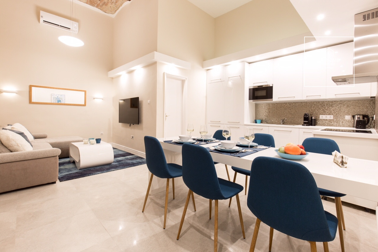 Fully furnished two-bedroom apartment in the heart of the city center