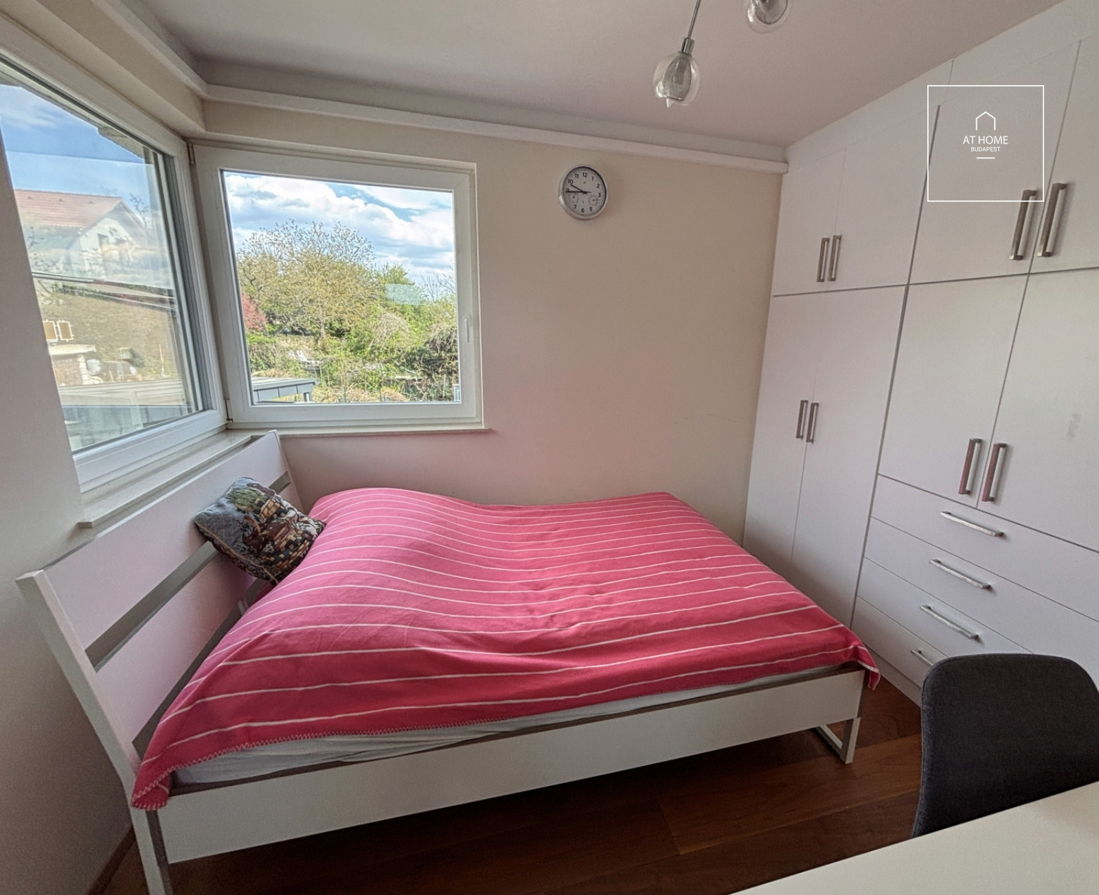 Panorámás, 221 nm-es luxus okosotthon kiadó Aranyhegyen a III. kerületben
