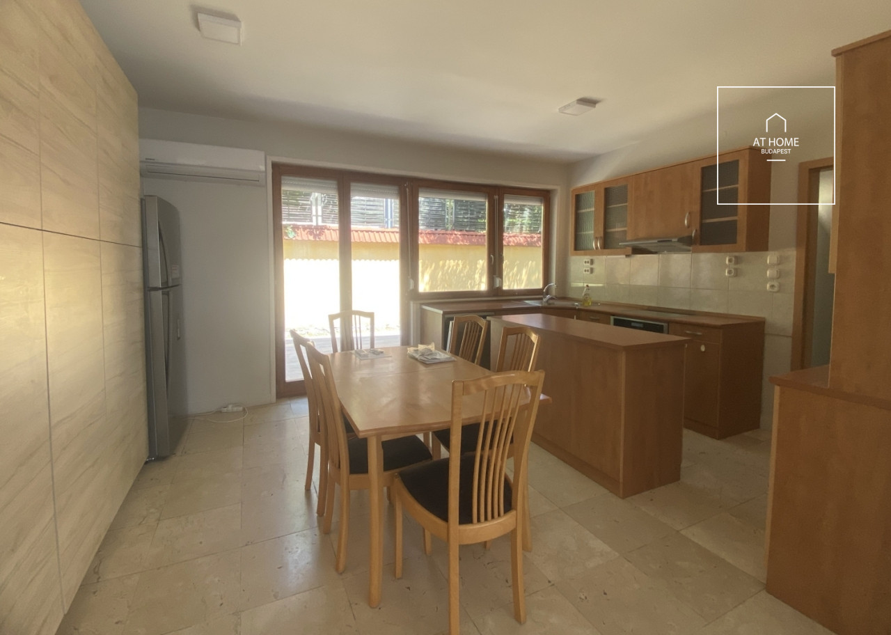 Sunny semi-detached house for rent Budapest XII. district, Orbánhegy