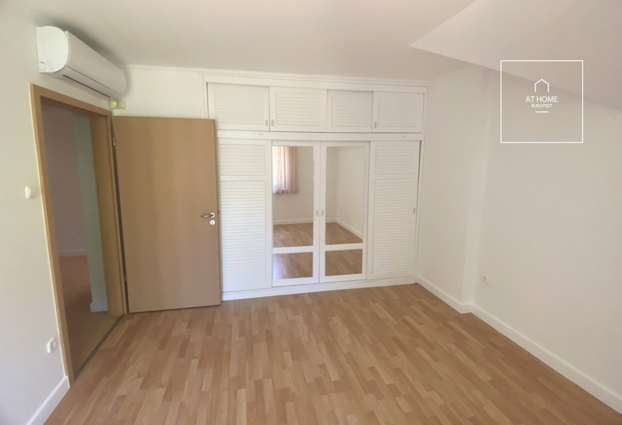 Napfényes ikerház kiadó Budapest XII. kerület, Orbánhegy