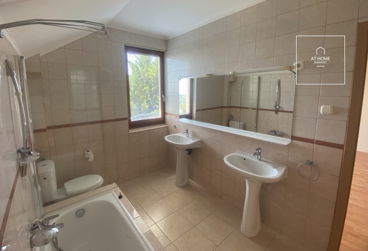 Napfényes ikerház kiadó Budapest XII. kerület, Orbánhegy