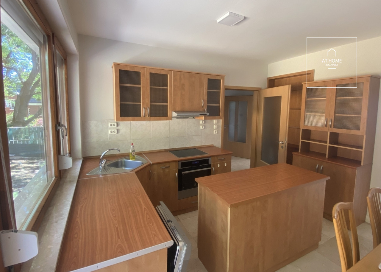 Sunny semi-detached house for rent Budapest XII. district, Orbánhegy