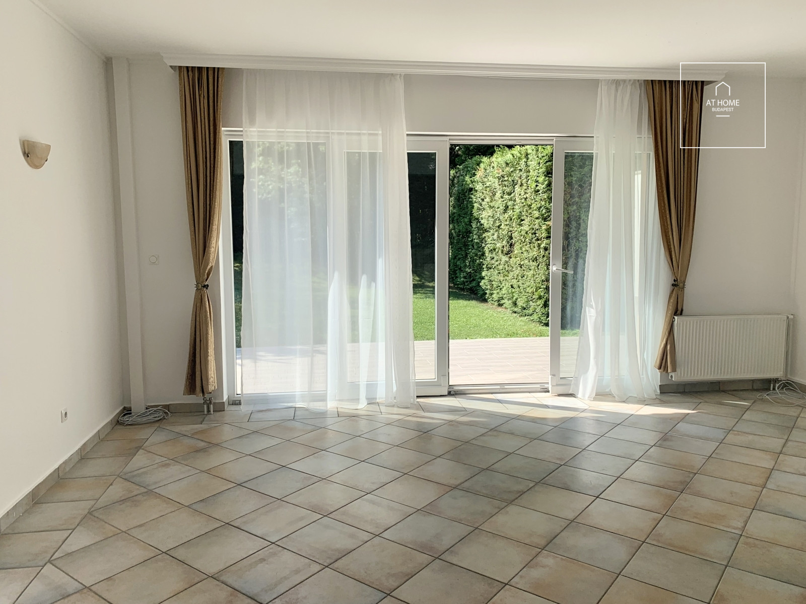 SEMI-DETACHED HOUSE FOR SALE II. DISTRICT TOP OF RÓZSADOMB