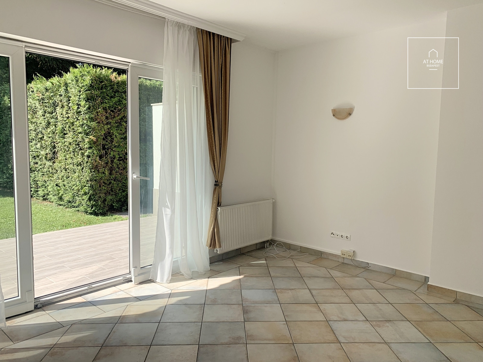 SEMI-DETACHED HOUSE FOR SALE II. DISTRICT TOP OF RÓZSADOMB