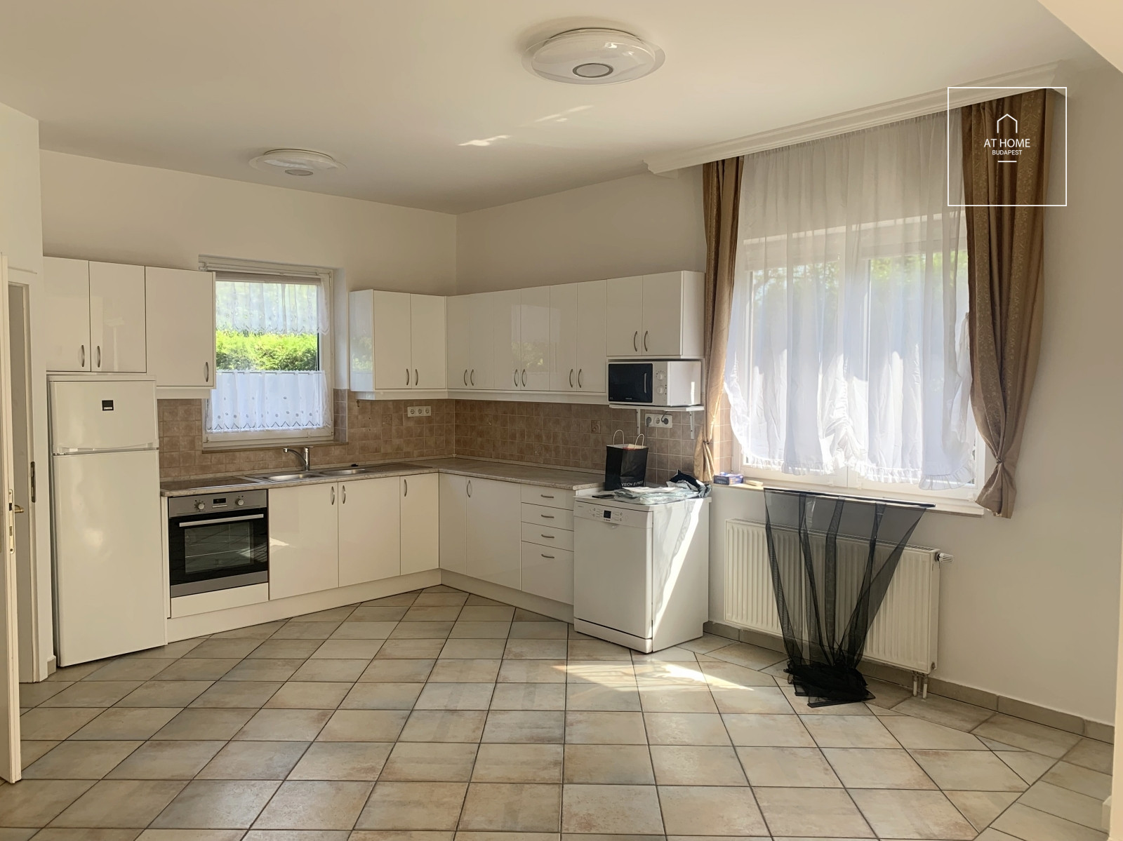 SEMI-DETACHED HOUSE FOR SALE II. DISTRICT TOP OF RÓZSADOMB