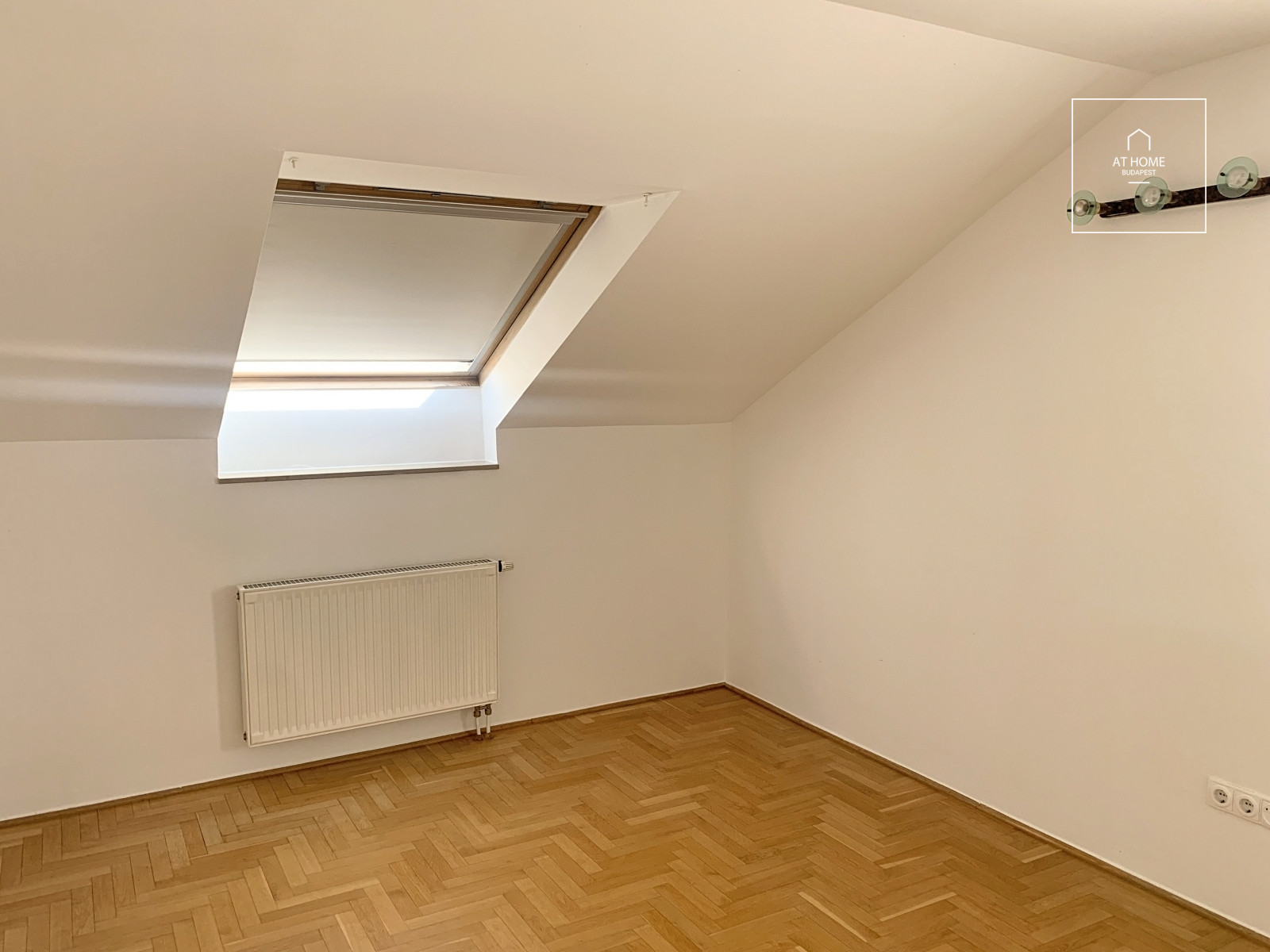 SEMI-DETACHED HOUSE FOR SALE II. DISTRICT TOP OF RÓZSADOMB