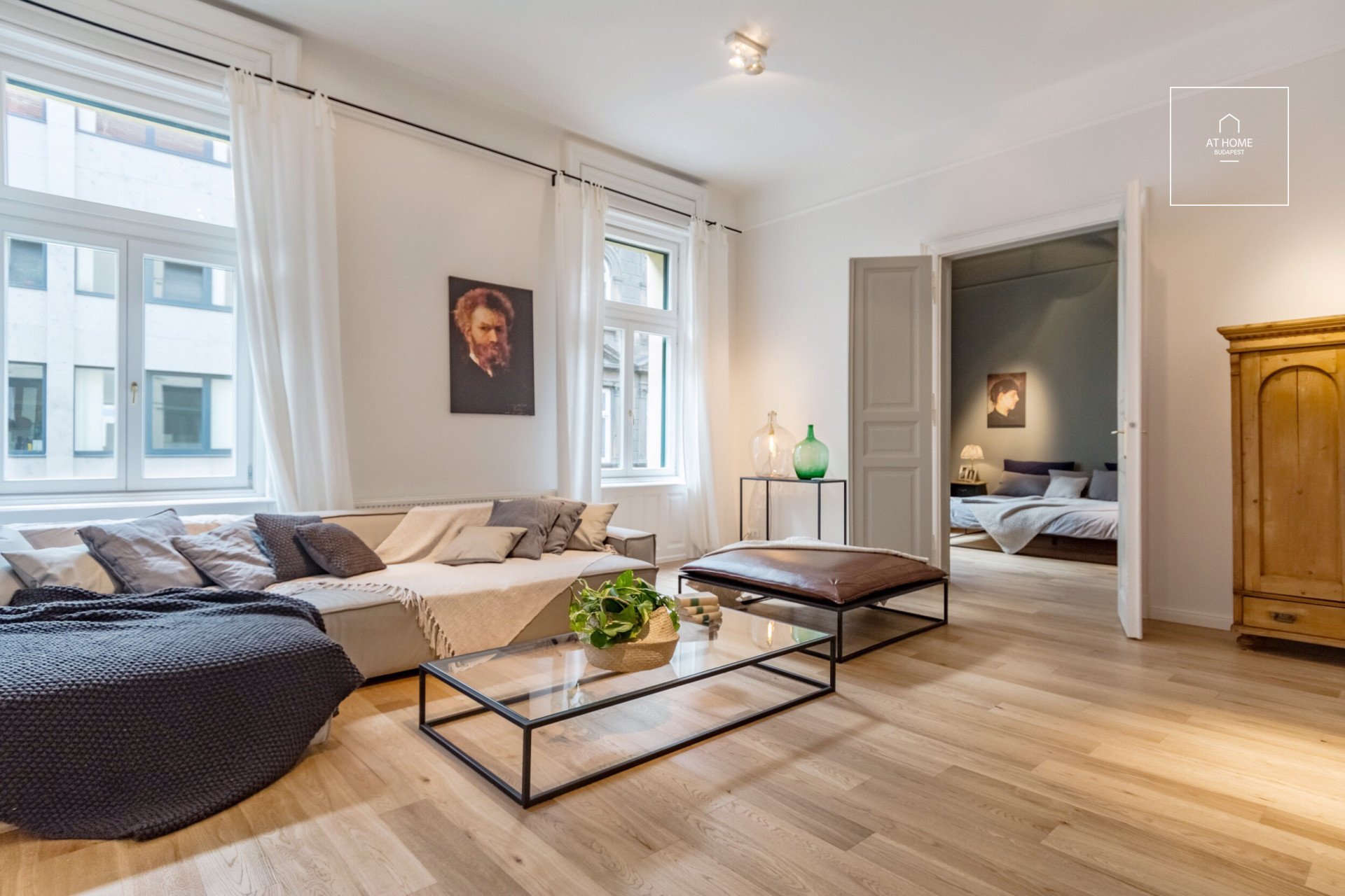 Three-bedroom stellar apartment for rent Budapest V. district, Inner City