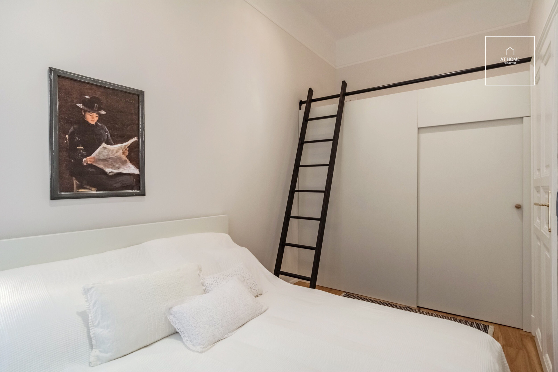 Three-bedroom stellar apartment for rent Budapest V. district, Inner City