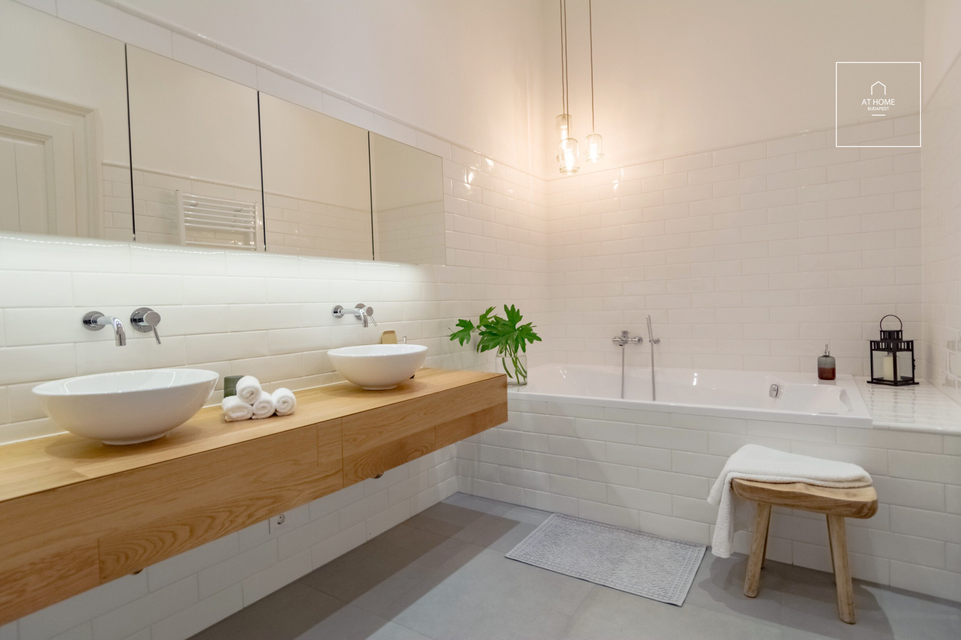 Three-bedroom stellar apartment for rent Budapest V. district, Inner City