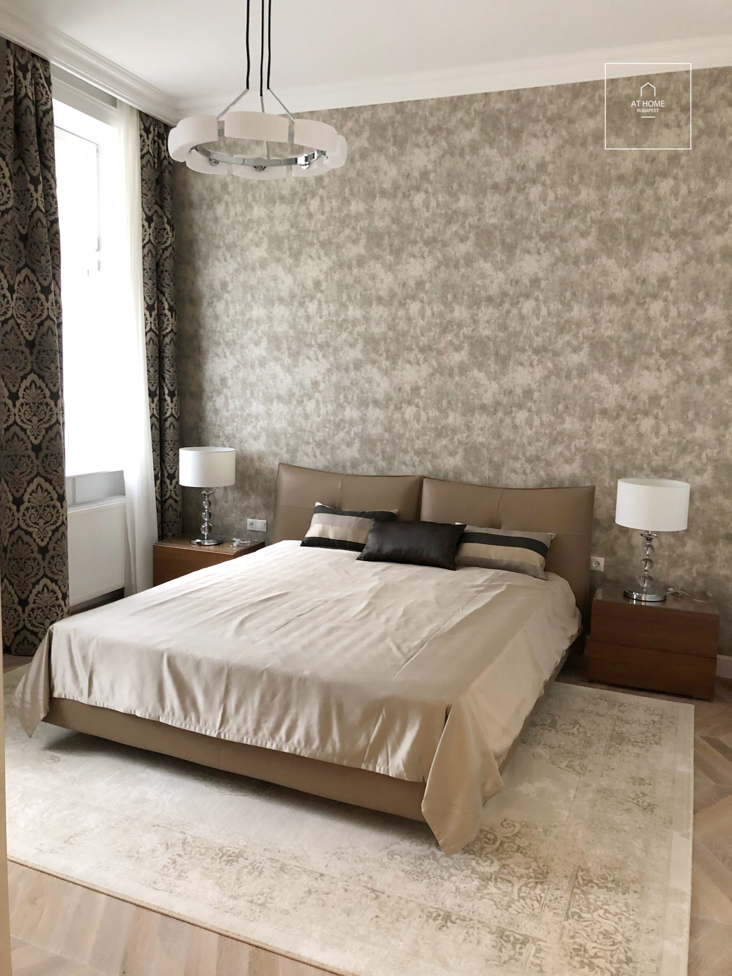 Renovated 90 sqm, 2-bedroom apartment for rent in Budapest’s 6th district