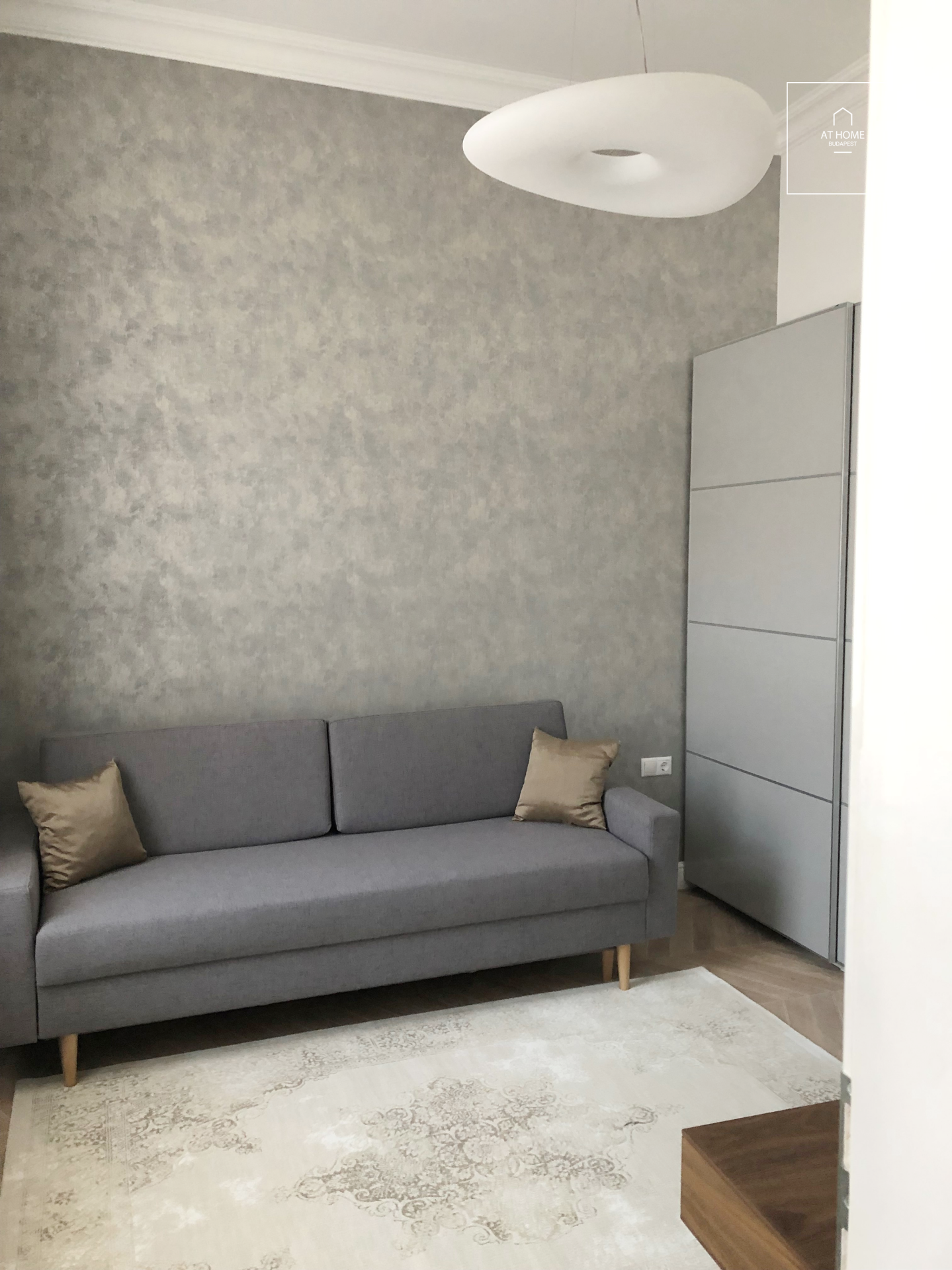 Renovated 90 sqm, 2-bedroom apartment for rent in Budapest’s 6th district