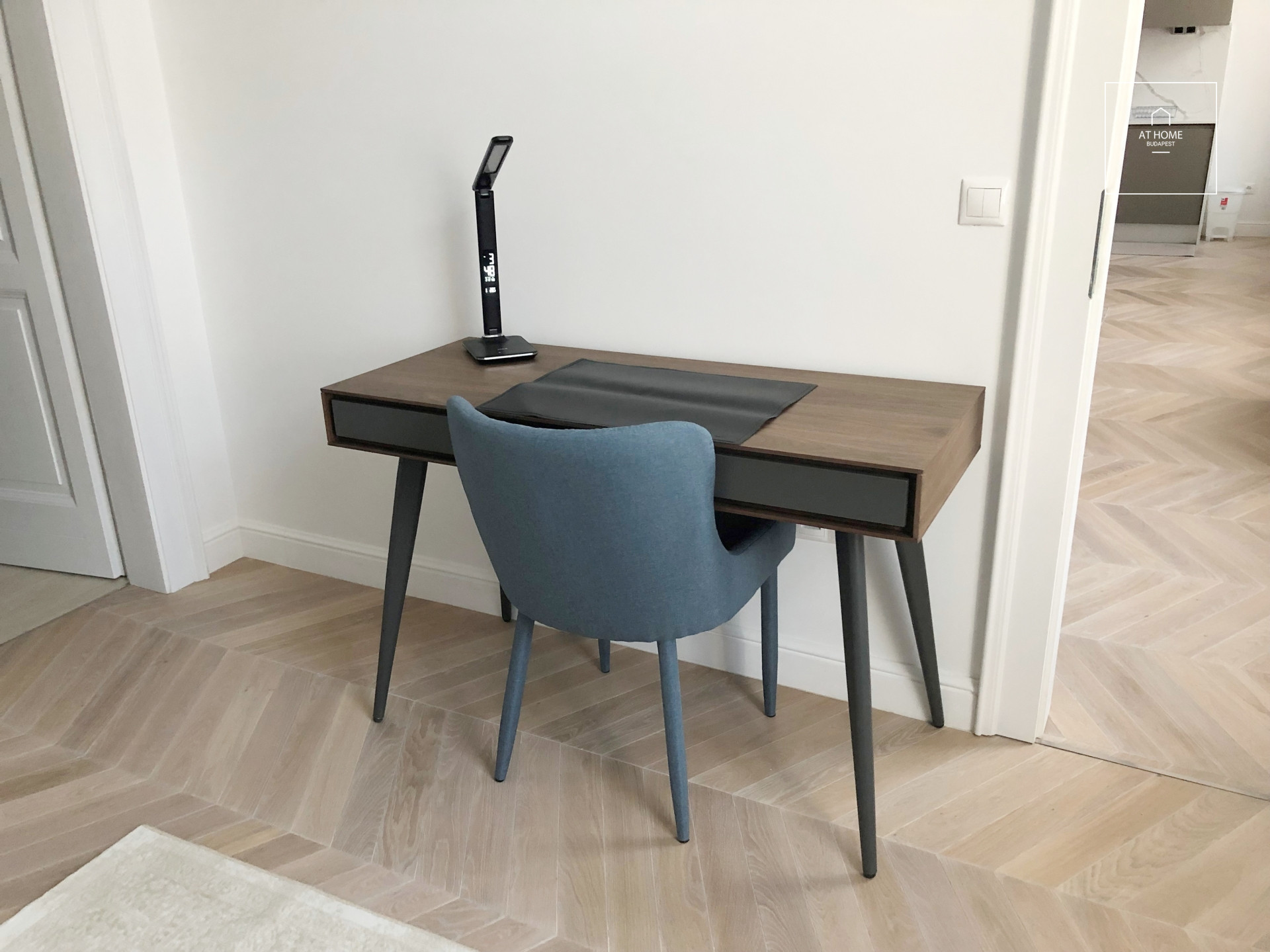 Renovated 90 sqm, 2-bedroom apartment for rent in Budapest’s 6th district