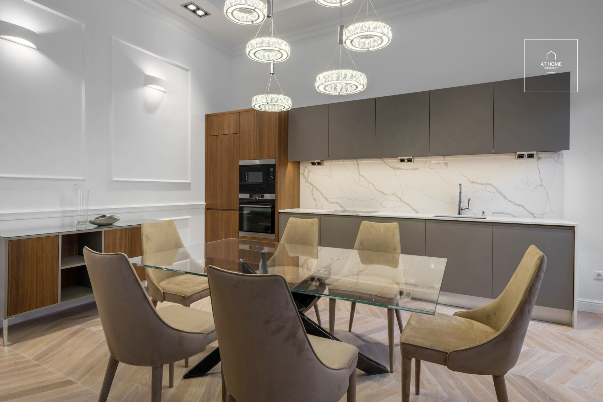 Renovated 90 sqm, 2-bedroom apartment for rent in Budapest’s 6th district