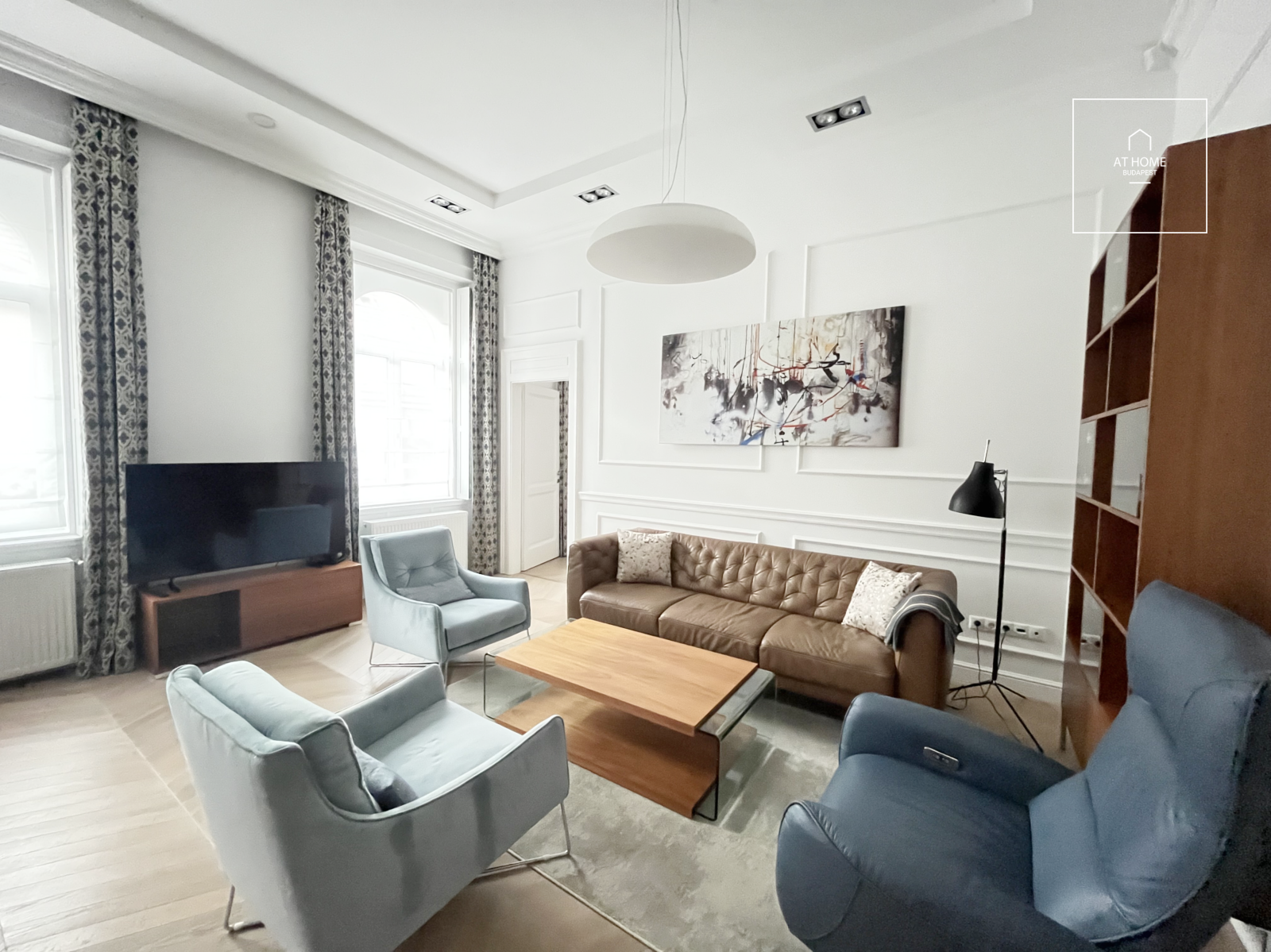 Renovated 90 sqm, 2-bedroom apartment for rent in Budapest’s 6th district