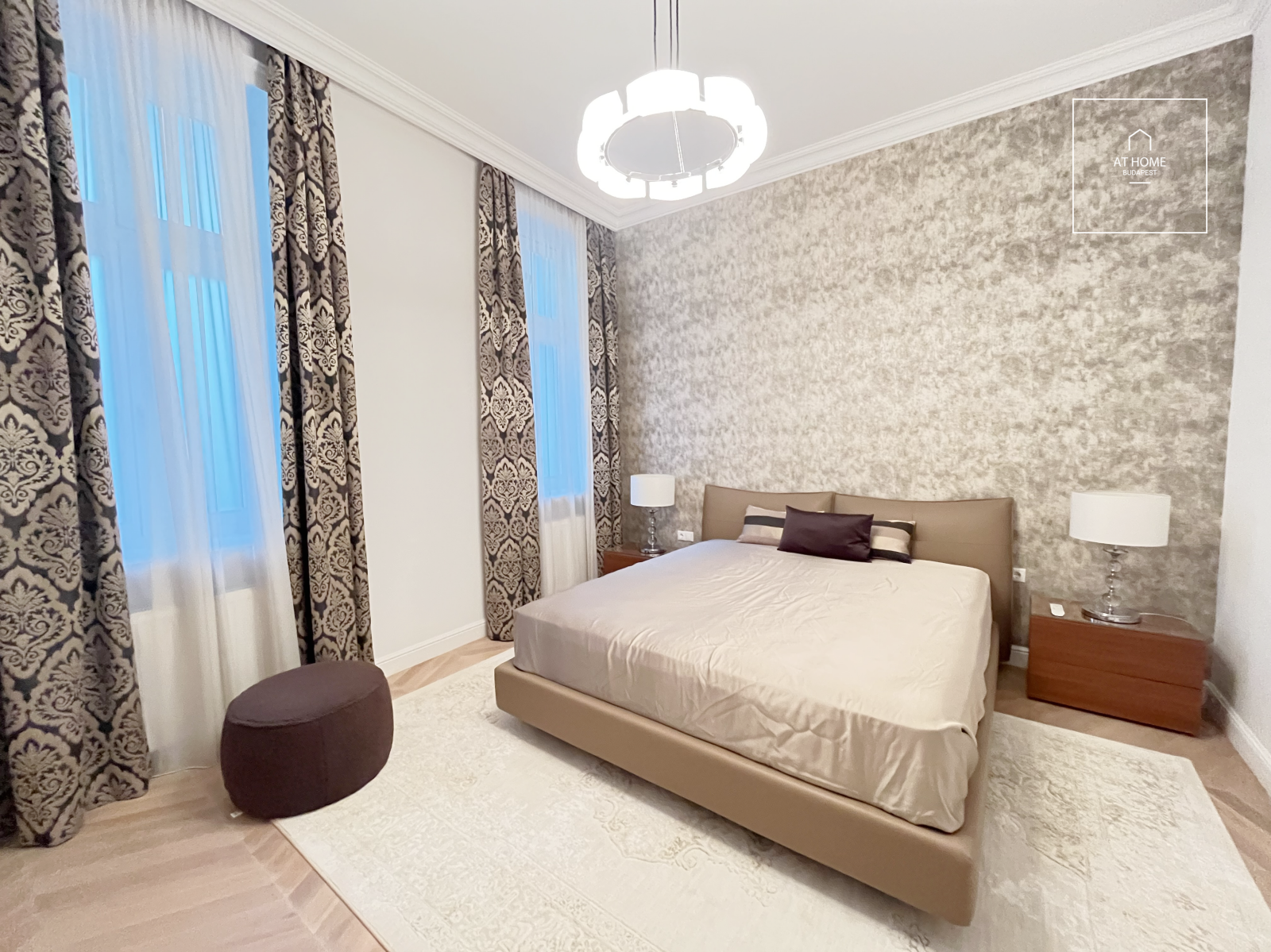 Renovated 90 sqm, 2-bedroom apartment for rent in Budapest’s 6th district