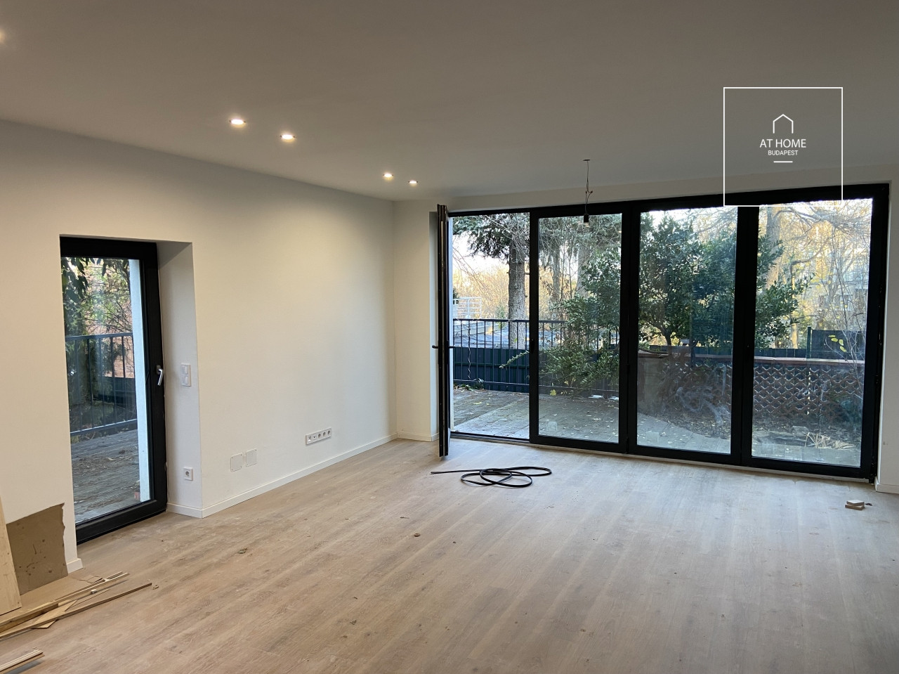 Renovated 4-story townhouse with a panoramic view of Buda in District XII, Zugliget