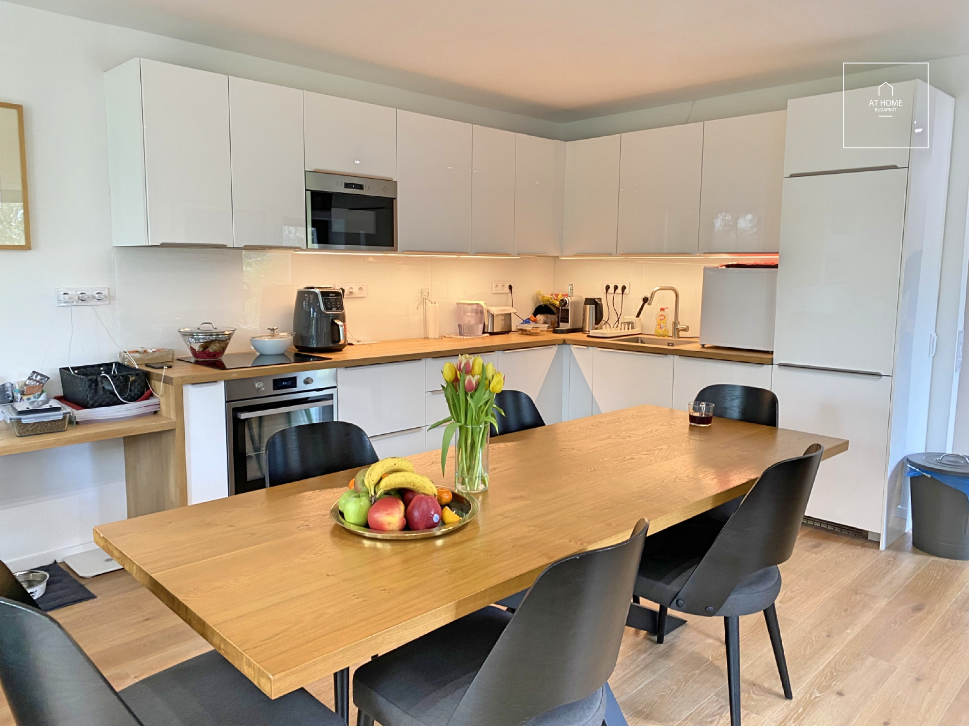 Renovated 4-story townhouse with a panoramic view of Buda in District XII, Zugliget