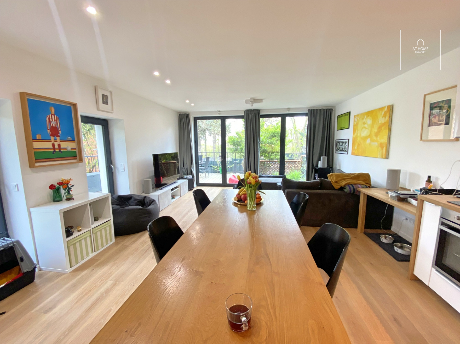 Renovated 4-story townhouse with a panoramic view of Buda in District XII, Zugliget