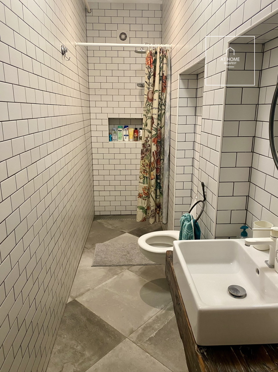 Charming 52 sqm Apartment with Terrace in District II, Rózsadomb