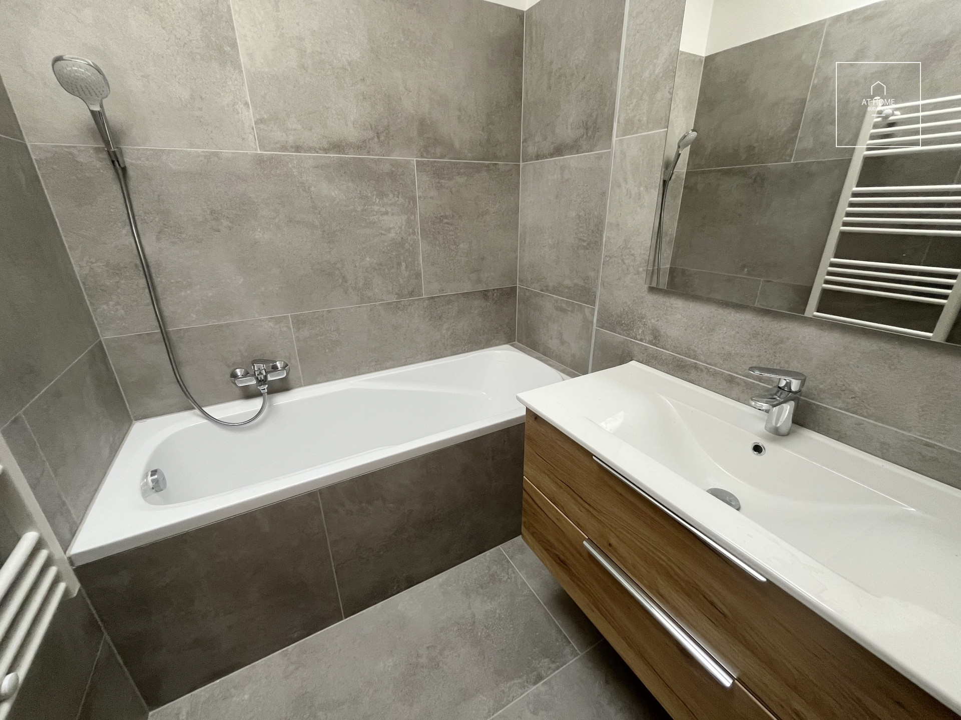 Eladó modern, luxus lakás Budán – II. kerület, Petneházy-rét