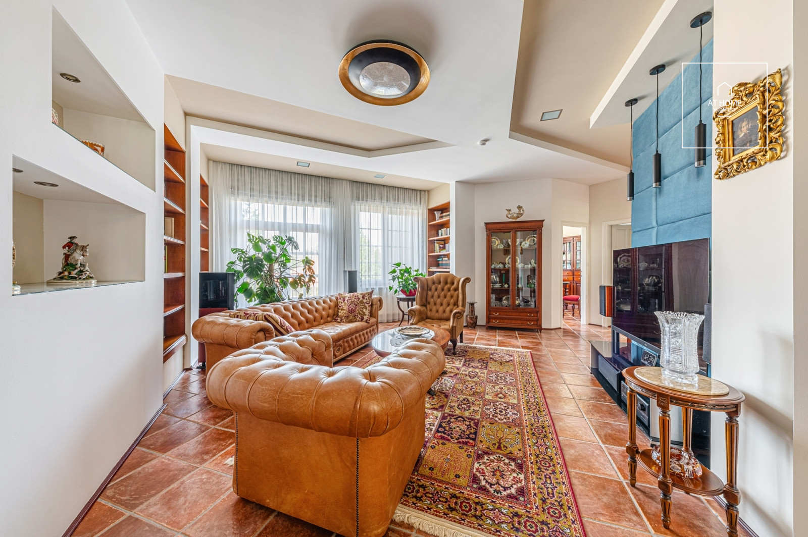 Renovated 401 sqm three-story historic villa with panoramic views on Gellért Hill