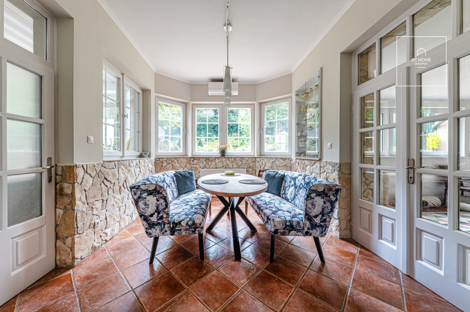 Renovated 401 sqm three-story historic villa with panoramic views on Gellért Hill