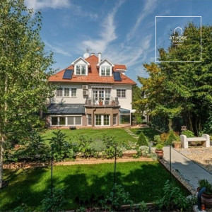 Renovated 401 sqm three-story historic villa with panoramic views on Gellért Hill
