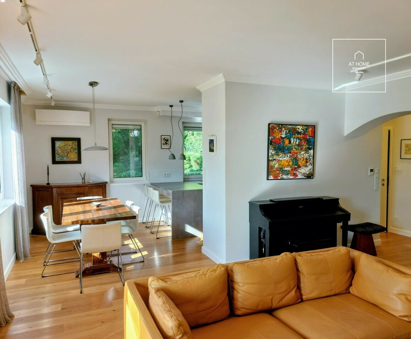 Furnished 150 sqm apartment with rooftop terrace for rent in District II, Pálvölgy