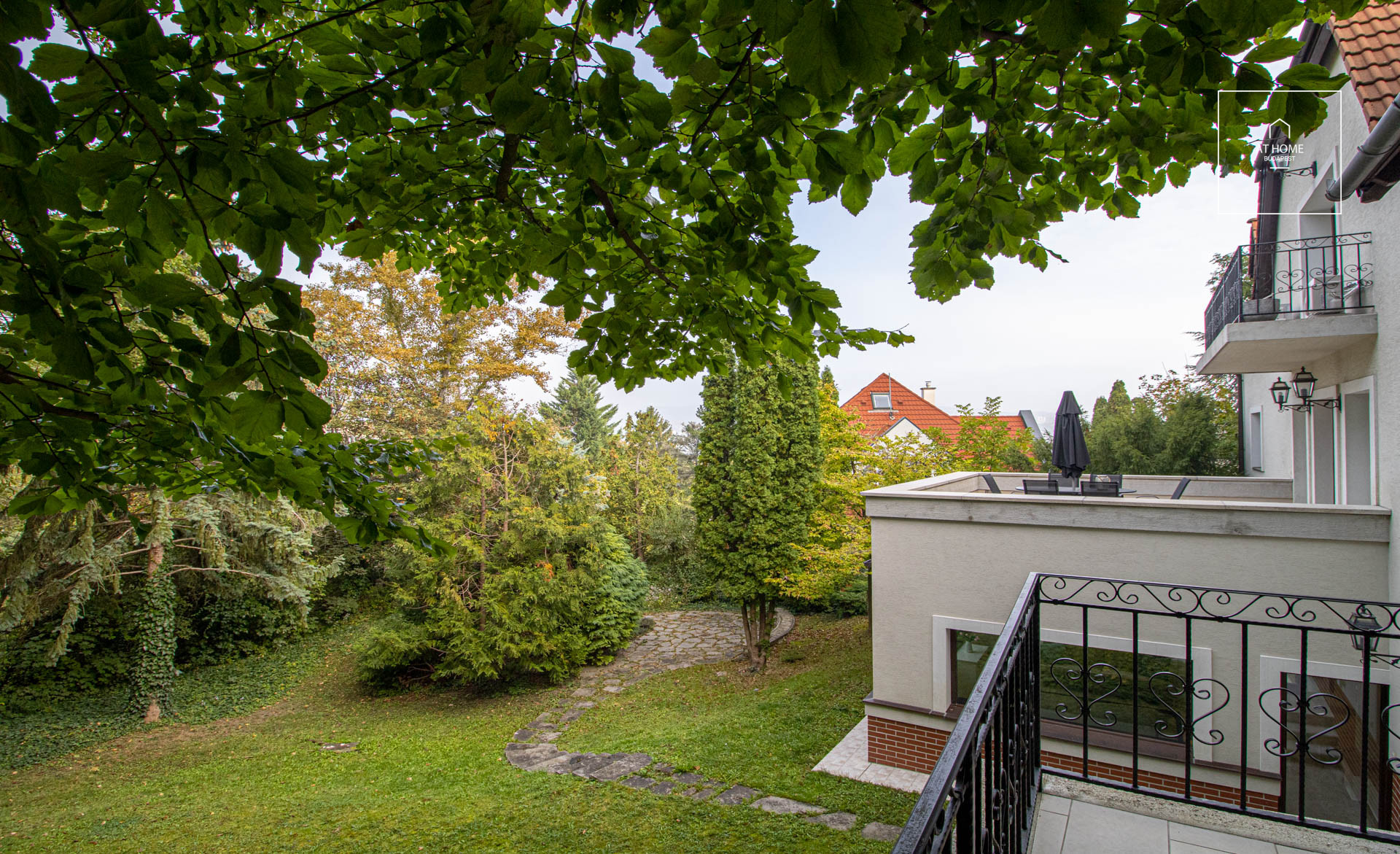 EXCLUSIVE FAMILY RESIDENCE IN KÚTVÖLGY – DISTRICT XII