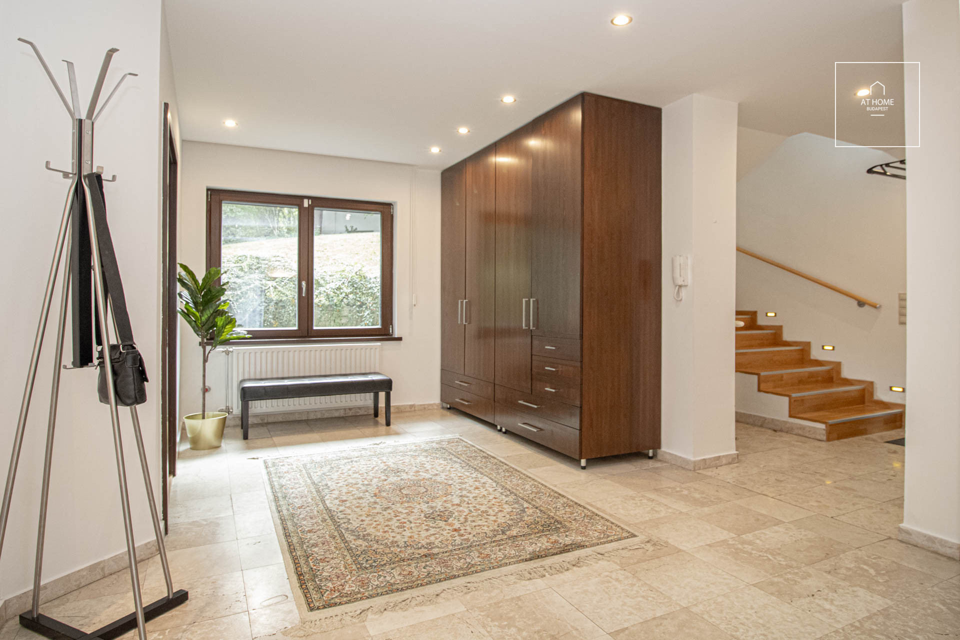 EXCLUSIVE FAMILY RESIDENCE IN KÚTVÖLGY – DISTRICT XII