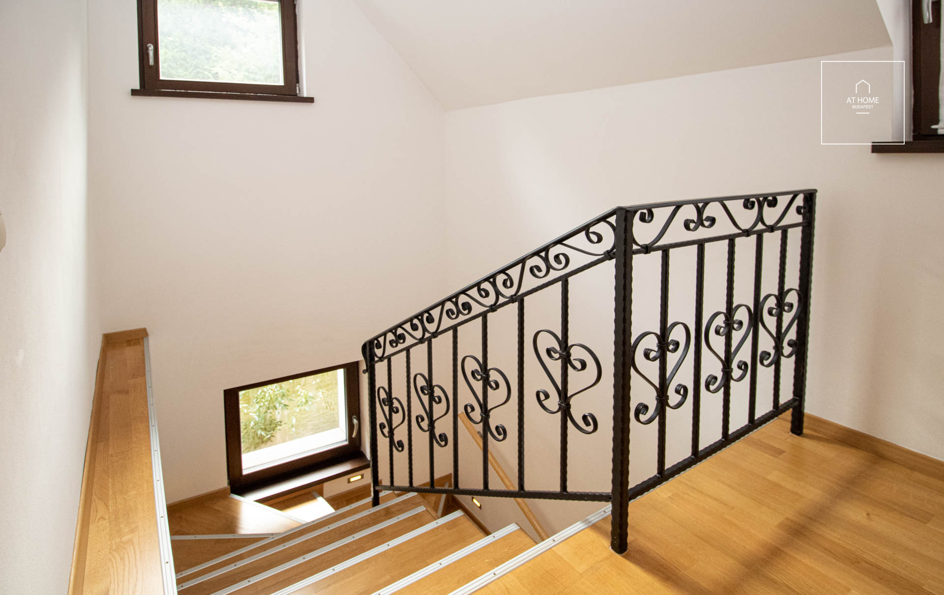 EXCLUSIVE FAMILY RESIDENCE IN KÚTVÖLGY – DISTRICT XII