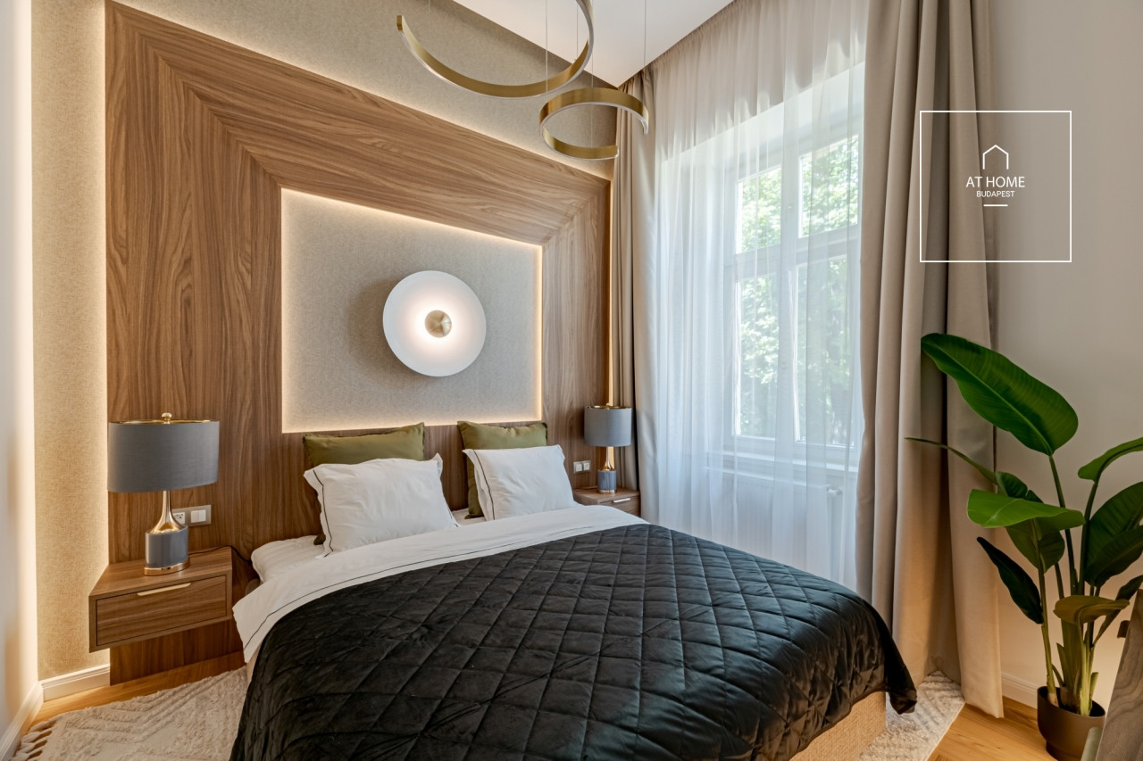 Renovated 63 sqm 2-bedroom apartment in District V, Belváros (City Centre)
