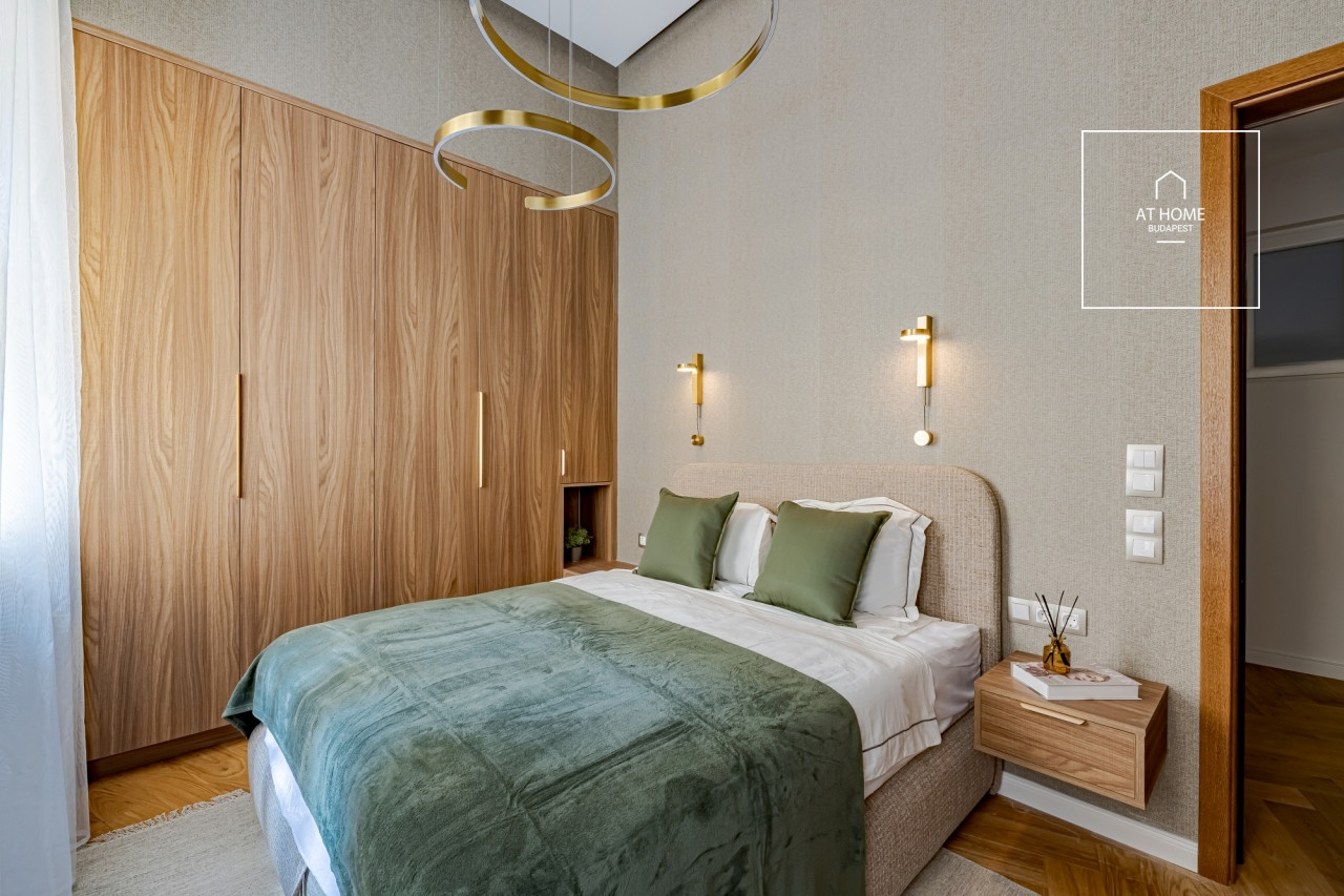 Renovated 63 sqm 2-bedroom apartment in District V, Belváros (City Centre)