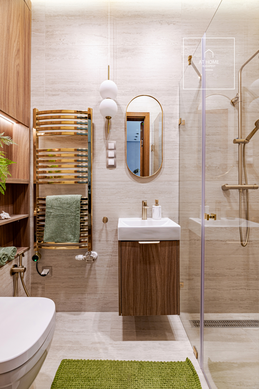 Renovated 63 sqm 2-bedroom apartment in District V, Belváros (City Centre)